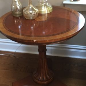 Ethan Allen round accent table